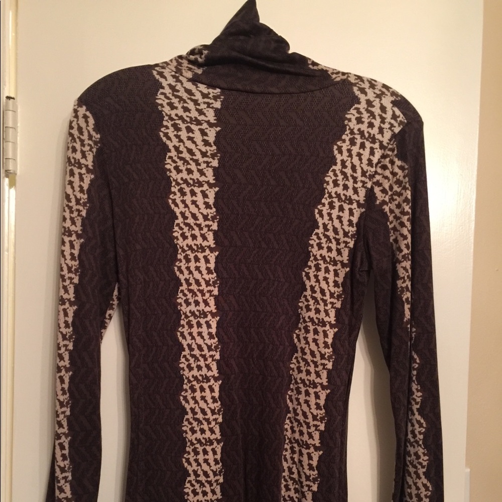 Lynn Ritchie Long Turtle neck Top - Picture 3 of 3